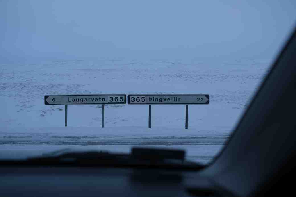 05_road sign in iceland.fe507b17