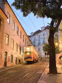 cable car in lisbon.d9c39376
