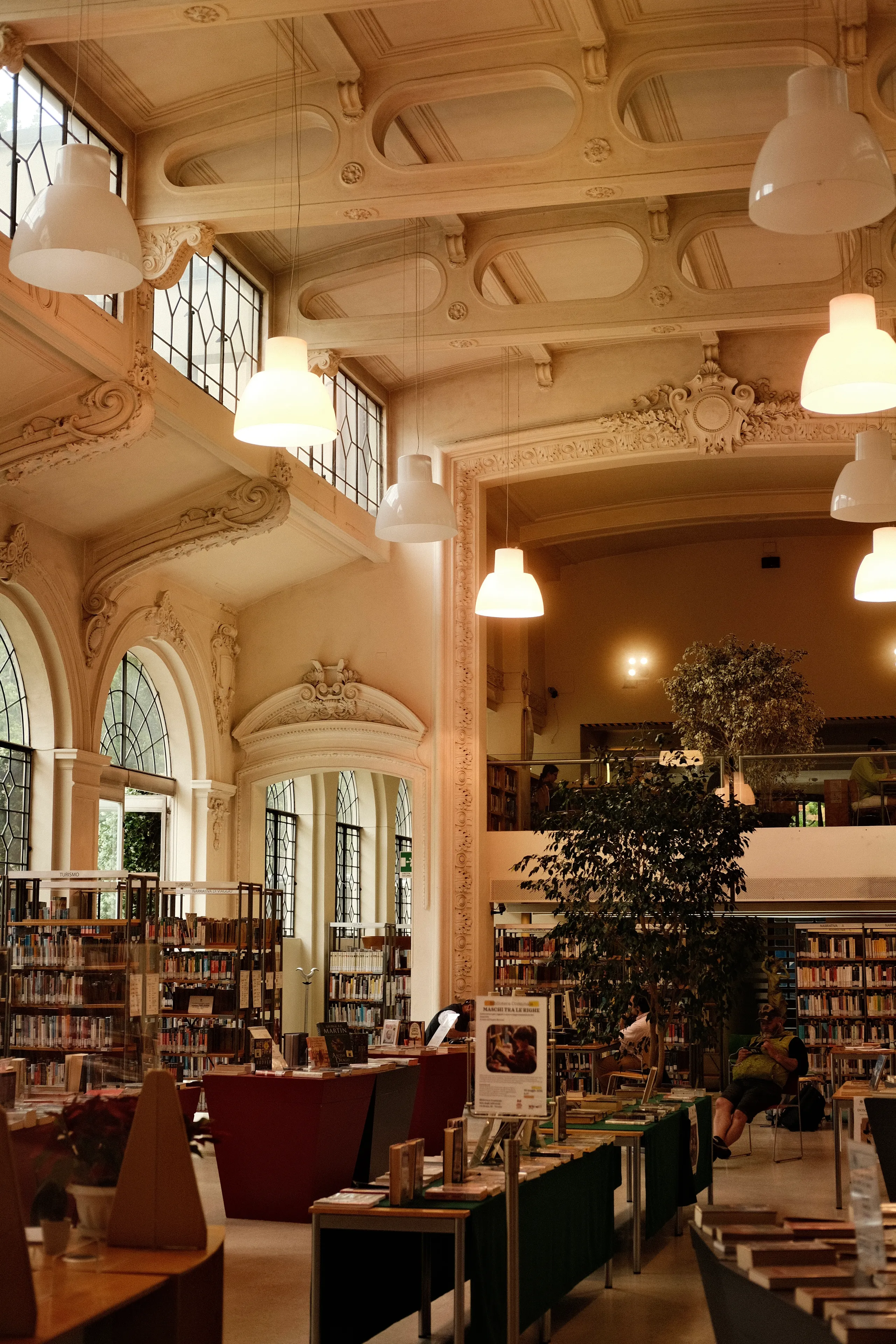 library in italy.d4ed3321